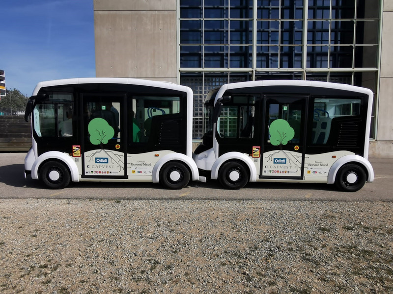 🚌 Gland testait hier la navette Cristal du <a href="/LohrGroup/">Lohr Group</a>! Avec ce nouveau type de véhicule électrique et modulaire, la Municipalité souhaite proposer à la  population une alternative qui rende la mobilité spontanée, fluide et confortable pour tous.
👉 gland.ch/toutes-les-act…