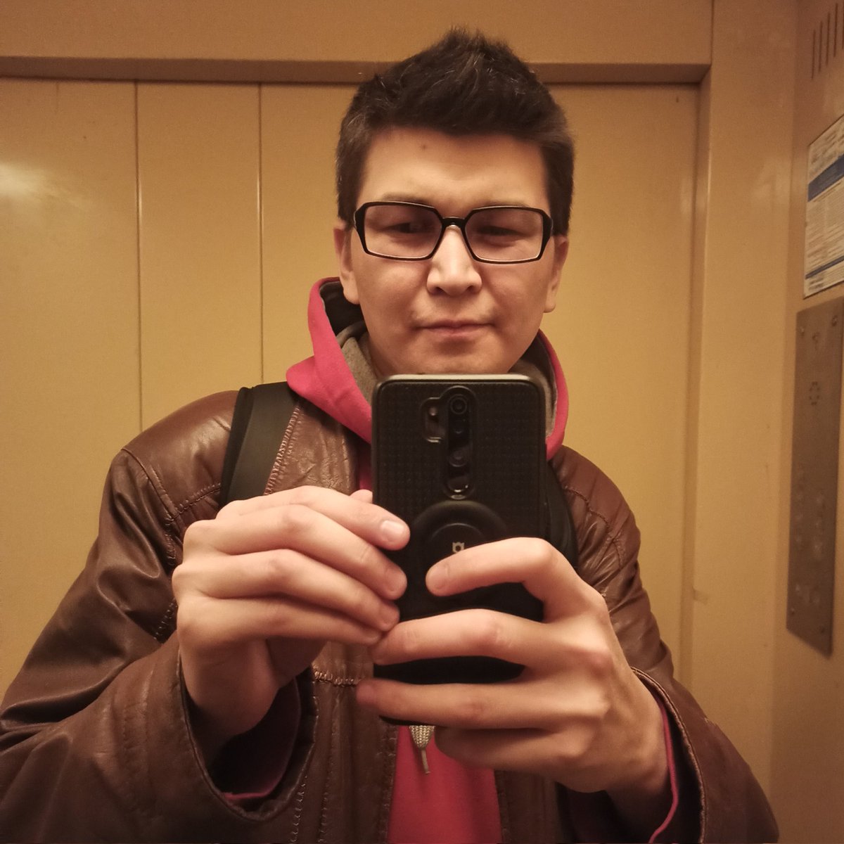 diwanaqazaq's tweet photo. #айнабейне #mirrorlook #اينادان https://t.co/ShfEhkZYvf