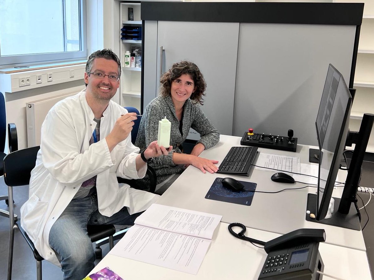 geobiodiversity's tweet photo. #MeetourFellows
Fabrizio Marcondes Machado is joining us from #Brazil. He is now working with @sigwartae in the #Malacology section @Senckenberg, studying the taxonomy and morphology of #deepsea bivalves, using #microCT.
Welcome, @Fabrizius888! 🎉

#GlobalSouth #Fellowship https://t.co/uG0ZfdaDuI