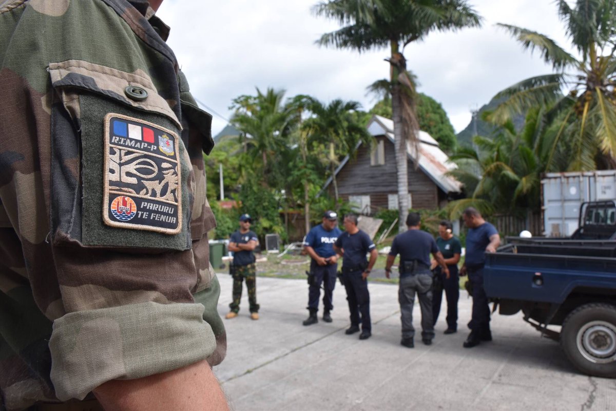 #FAPF | 17 au 23/09 - Un détachement 🇫🇷 a proposé une formation au service de police des Îles Cook : 

➡️Tir, secourisme, lutte contre les engins explosifs et contrôle de véhicules. 
➡️Coopération bilatérale 🇨🇰🇫🇷 et partenariat concret pour contribuer à la stabilité de la région.