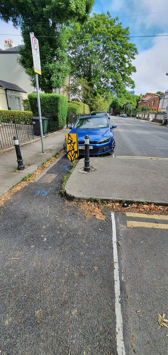PLAN9OS's tweet photo. @DCC_help  Hello DCC, how can I request better filtered permeability access for cyclists from Charlemont Place onto Harcourt Terrace, D2? The cycling "access" is  discriminatory as it blocks anyone on a tricycle or on a cargo bike with children. https://t.co/9T6xA0OhwP