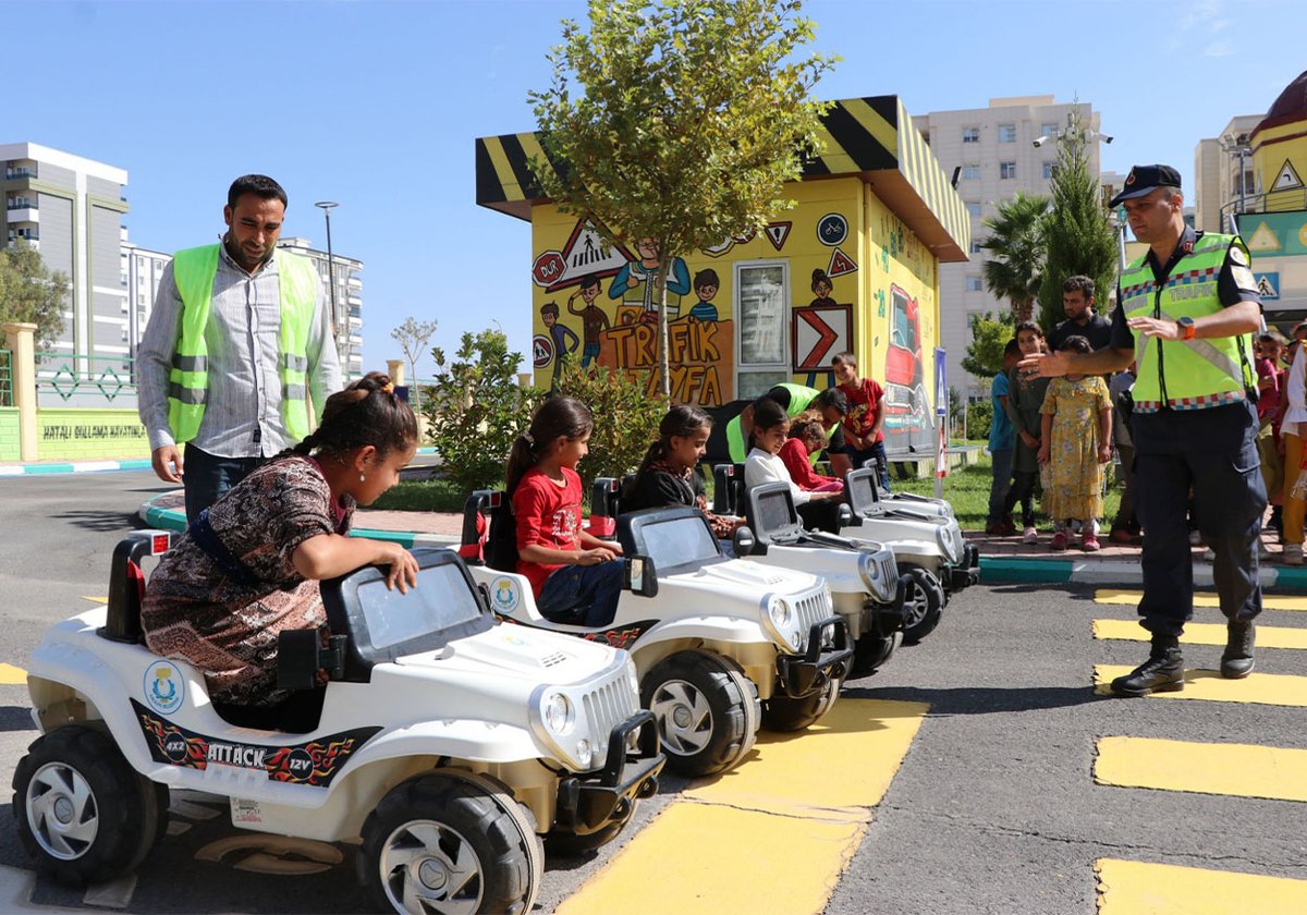 gaptimes's tweet photo. Haliliye’de Minikler için Eğlenceli Trafik Eğitimi! 

#Şanlıurfa #Haliliye #Belediye #Trafik #Eğitim #Çocuk #Yaşam #GapTimes

@haliliye_bld

https://t.co/3DY8QpEAMt https://t.co/bmhYKU6sjt