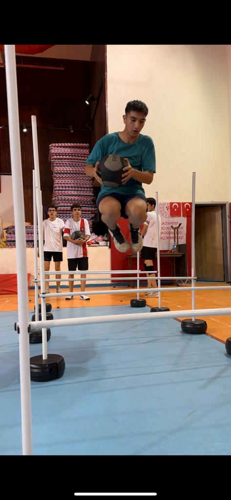 AlaskozEray's tweet photo. Tesislerimizde ve konteyner kent yaşam alanlarında sportif faaliyetlerimiz devam ediyor.
İslahiye Gençlik ve Spor İlçe Müdürlüğü...
@OA_BAK @muhittinozby @demirlevent1 @emincannn @mer73093911 @GSB_Gaziantep @GSB_islahiyeGM https://t.co/rV7DCUFzxL