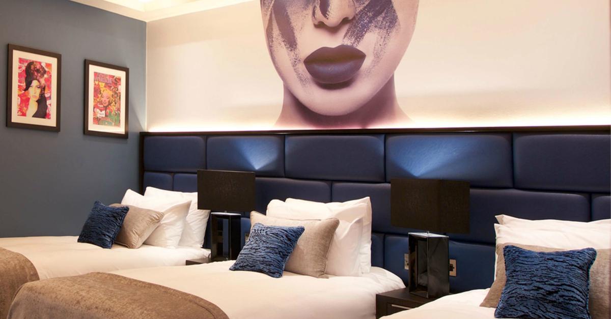 🙌 When you book direct with us, you'll save €10 per night.

It's just one way we like to give back to our guests!

brnw.ch/21wDeES