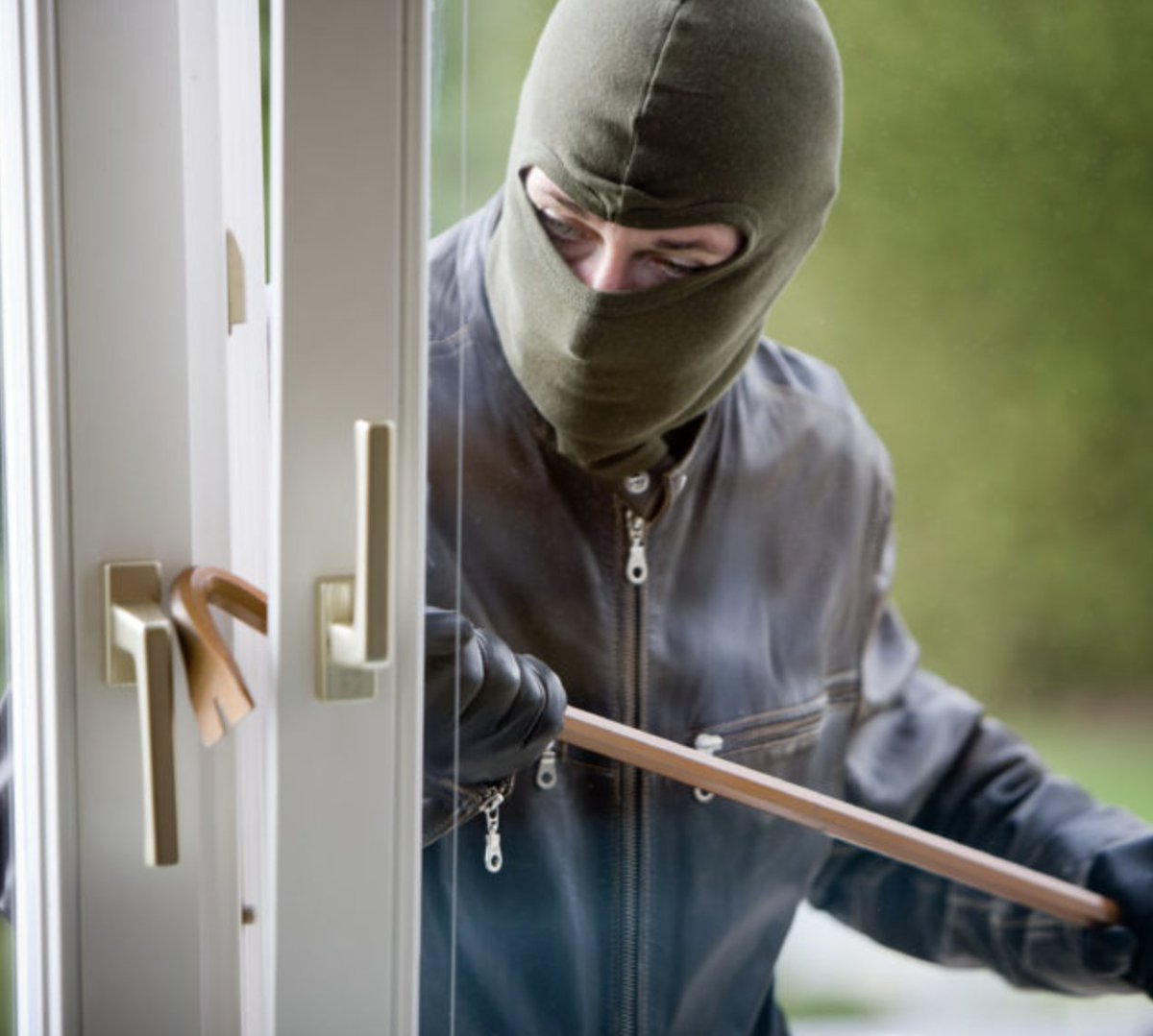 LIGHTSPEEDSECUR's tweet image. Many 📃insurance companies offer discounts for homeowners and renters with a security system installed. They do their research and they know their risks for payouts from break-ins are significantly reduced with protected homes. #SecuritySystemInstall Lightspeed-Security.com