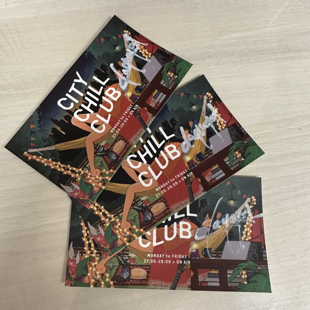 CITY_CHILL_CLUB's tweet photo. 【ステッカープレゼント】
10/5.12のミュージックセレクター claquepotさんのサイン入り番組ステッカーを抽選で3名様にプレゼント！

応募方法は
CITY  CHILL CLUBをフォロー(@CITY_CHILL_CLUB)
+
このツイートをRT&amp;いいね

で完了！
〆切は10/31です！ https://t.co/emlVQvx3JD