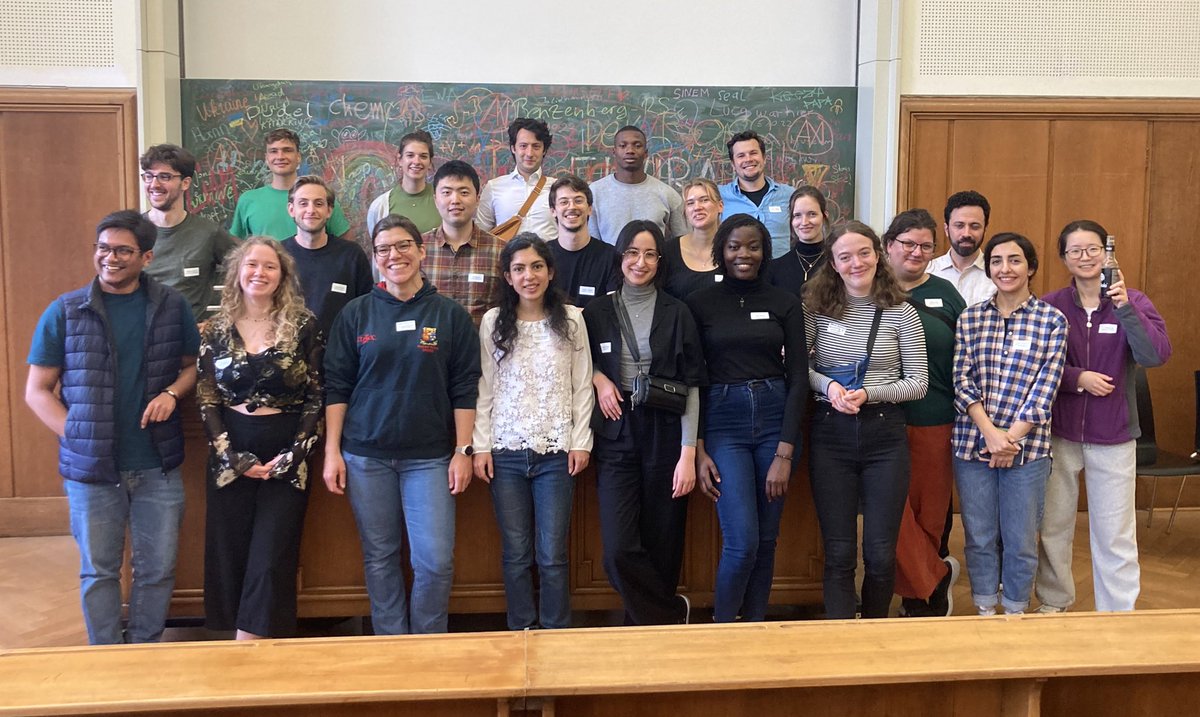 Our PhD students proudly present the first results of their projects and use our annual meeting to get to know each other and to build the scientific networks for their future.