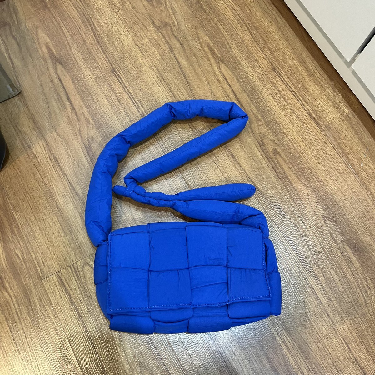 RM3OL's tweet photo. Fluffy bag พรีมาจากญี่ปุ่น ยังไม่เคยใช้ มีถุงให้
Price:790 (ผ่อนได้)
Free shipping 📬
#ตลาดนัดsanrio #กระเป๋ามือสอง #กระเป๋าcarlyn #เสื้อผ้ามือ2 #พรีออร์เดอร์เกาหลี #พรีออเดอร์ญี่ปุ่น #ส่งต่อกระเป๋า https://t.co/wq5LuqoHhY