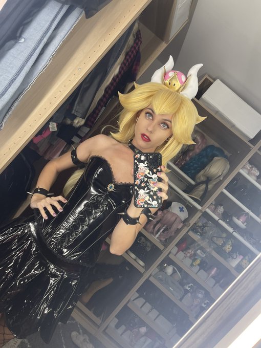 Bowestte is finally here  💕 Ready for new naughty content dressed like this? What are you hoping I get<a href="/tag/princesspeach"class="tags"><span>#princesspeach</span></a>