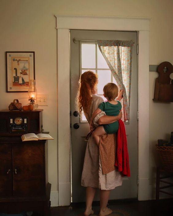 trad_west_'s tweet photo. The solution to bigger families isn’t more maternity leave.

The solution is higher pay for fathers so their wives can stay home and be mothers. 

The dual income trap is anti-family https://t.co/MYJcR1Ib1L