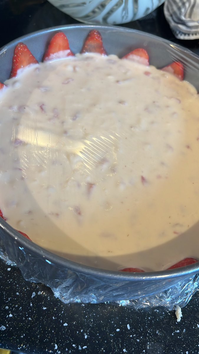 BethcOT's tweet photo. My humble little cheesecake won star baker in the OT Bake Off! ⭐️ https://t.co/yGpyiD6SzL