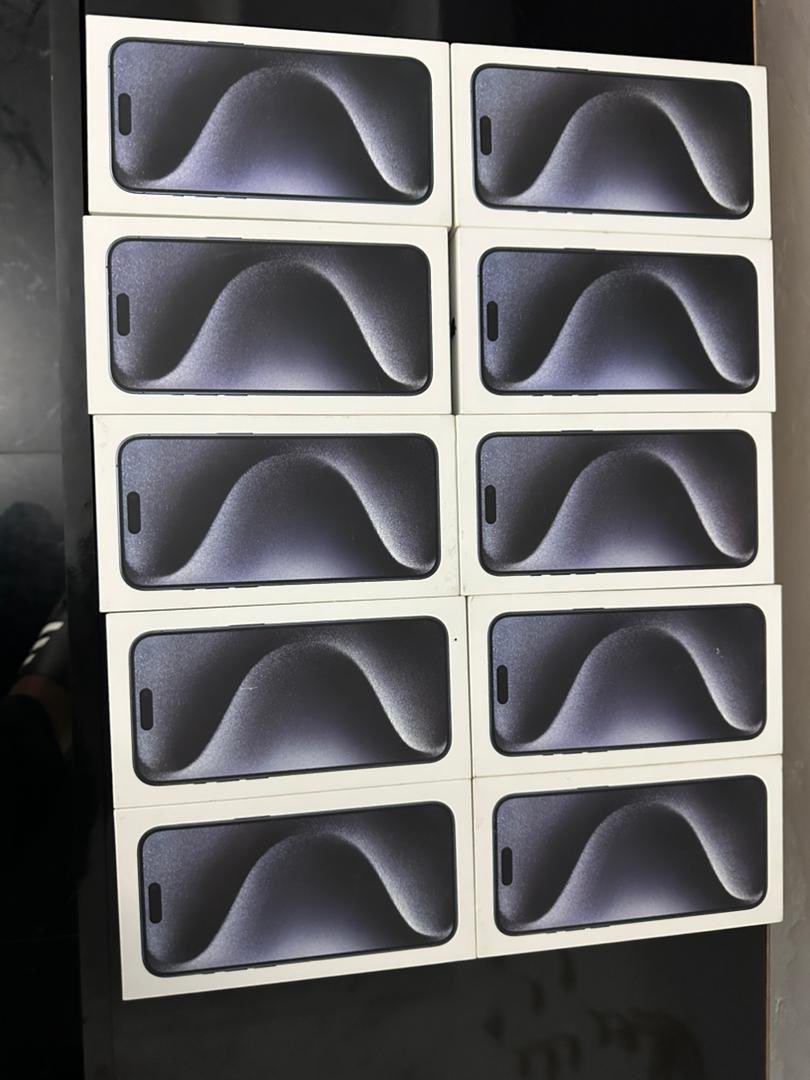 DreChimba's tweet image. 15 pro max available for k39,000 call/whats app +260978739099