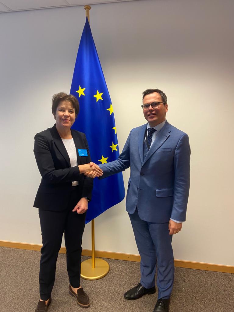 Happy to welcome Director of @HybridCoE Teija Tiilikainen to Brussels for a productive work meeting, after @APPF_EU Director’s visit to Helsinki last year. Excellent cooperation to protect 🇪🇺 #EUdemocracy on the way to the #EPElections2024 !