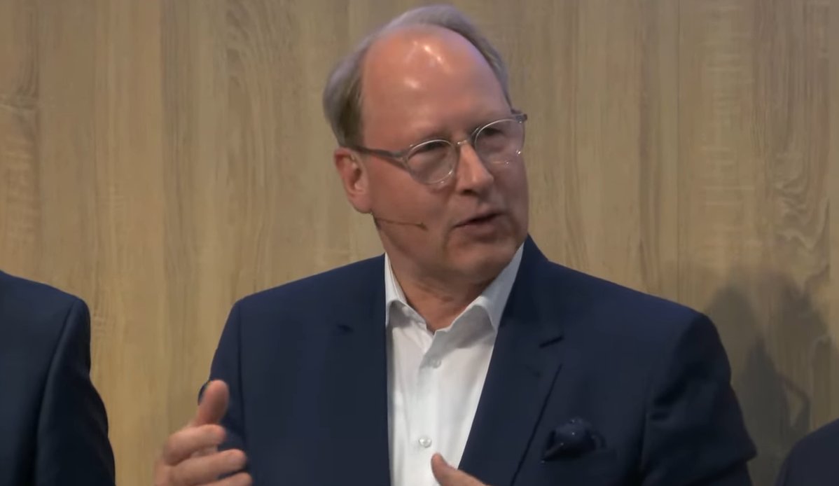 HDE-Hauptgeschäftsführer Stefan Genth bei <a href="/ProjektStadt/">ProjektStadt</a> bei <a href="/EXPOREAL_Munich/">EXPO REAL</a>: "Einkaufen ist der Hauptgrund für den Innenstadtbesuch, aber wir brauchen mehr Vielfalt und einen Spannungsbogen." #EXPOREAL