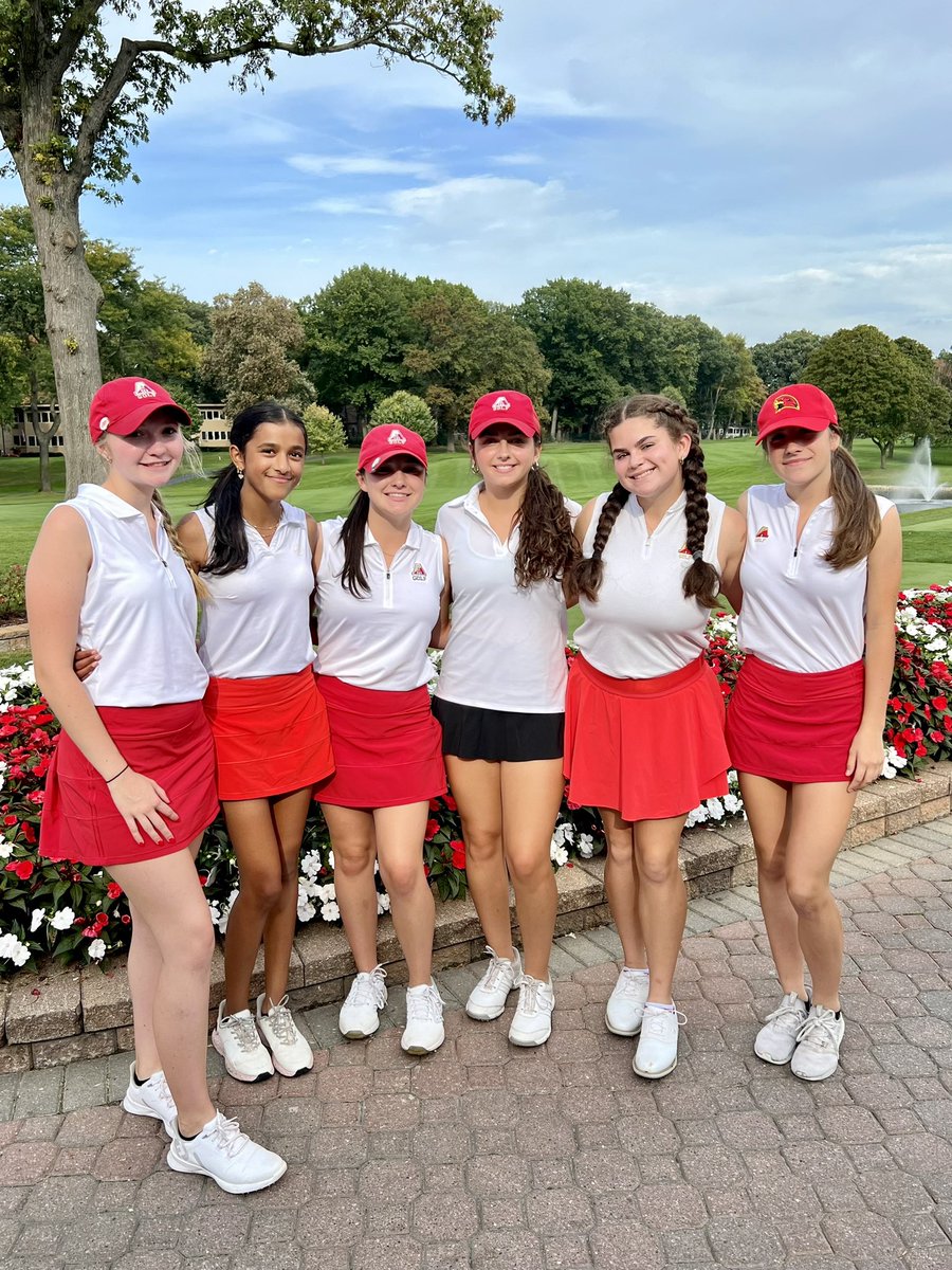 TroyAthensGolf's tweet image. Yesterday afternoon the Hawks played their final regular season match @ Red Run CC vs Cranbrook.
Ava Weeks led the team with a 41.

Next up is the Regional on Tuesday, Oct 10.

#gohawks