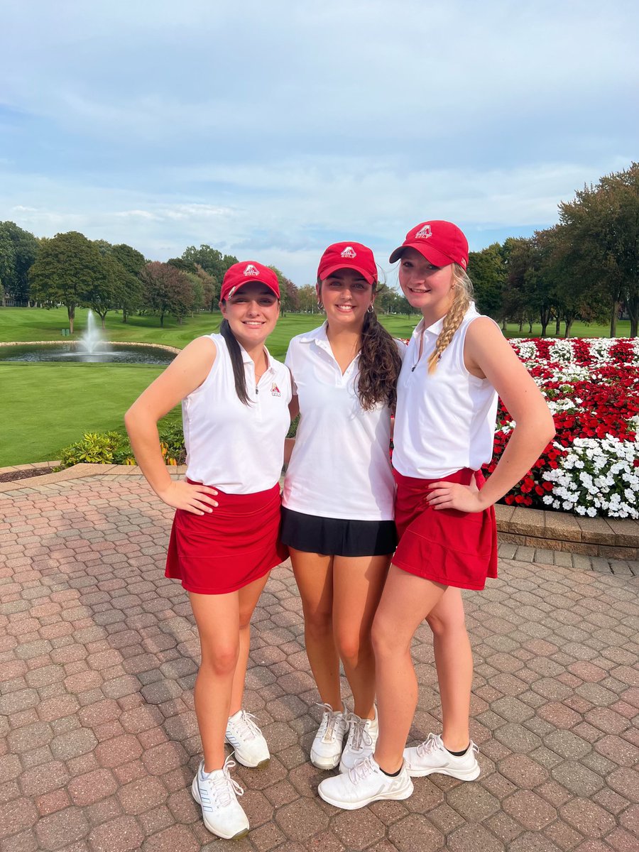 TroyAthensGolf's tweet image. Yesterday afternoon the Hawks played their final regular season match @ Red Run CC vs Cranbrook.
Ava Weeks led the team with a 41.

Next up is the Regional on Tuesday, Oct 10.

#gohawks