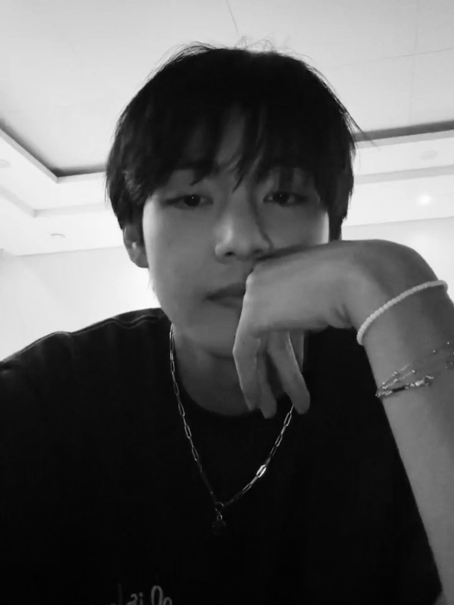 ktblackpics's tweet photo. i love him https://t.co/bguu7x7Nfe