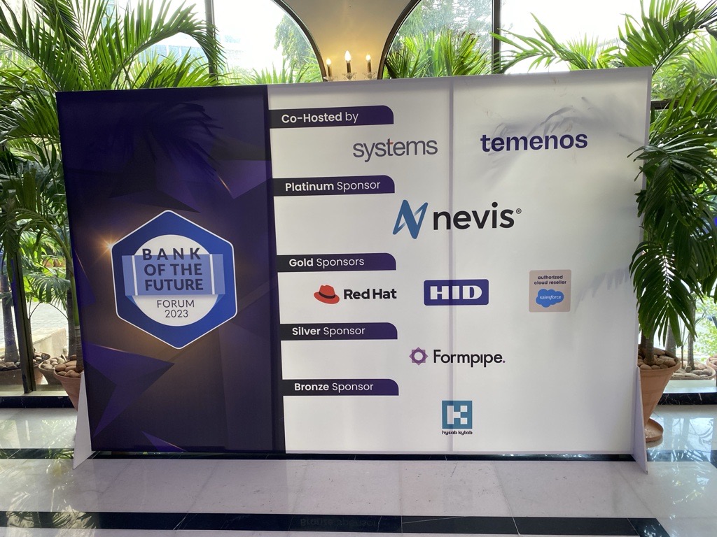 Formpipe's tweet image. Productive day at Bank of the Future Forum 2023! 

Filled with exciting talks on improving efficiency, security, &amp;amp; compliance in banking.🏦📈

Highlight: Marc meeting with Ammara Masood, CEO of @NdcTechTweet. 

Building the future of banking together! 🤝🌎 

#NdcTech #Banking