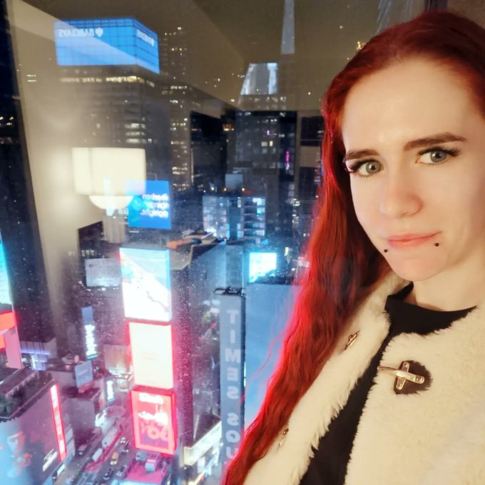 Hello https://t.co/AlUEYj7sXo