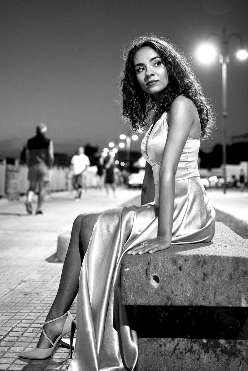 IrrancaGiuPHOTO's tweet photo. "La giovinezza è il momento della tenerezza del cuore e della fermezza delle convinzioni." - Victor Hugo - #Sky #Footwear #Hairstyle #LongHair #Sitting #FullLength #monochome #leica #bnw #blaxk #snap_bnw #night #fashion #beauty #style #beautiful_art #joung #soul #photography #portrait #birthday @InfoVedo