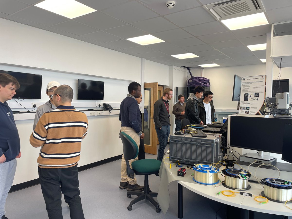 This afternoon we welcomed PhD students from <a href="/HuazhongUST/">华中科技大学</a> to hear all about their studies in real-time systems 📚Our researchers shared their experiments, with some live demos of our #physicallayersecurity, #LiFI, #sensing and #XR techniques.

<a href="/BangorUni_Intl/">BangorUni_Intl</a> <a href="/BangorUni/">Bangor University</a>