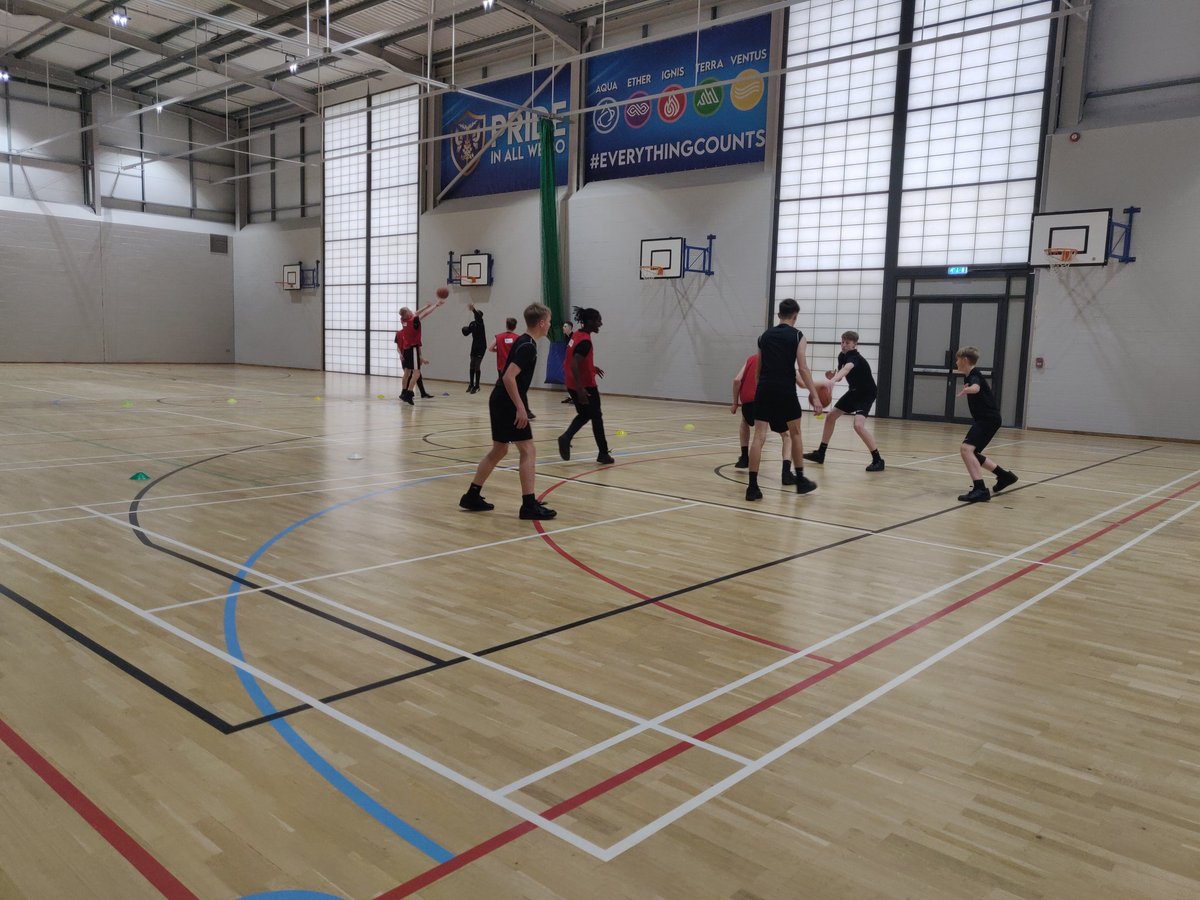 StreetlyPE's tweet photo. So good to have our sportshall back. Y11 are the first to do basketball indoors in something like 10years! ππ
#Backtobasketball #Everythingcounts https://t.co/MoUvlrOXeC
