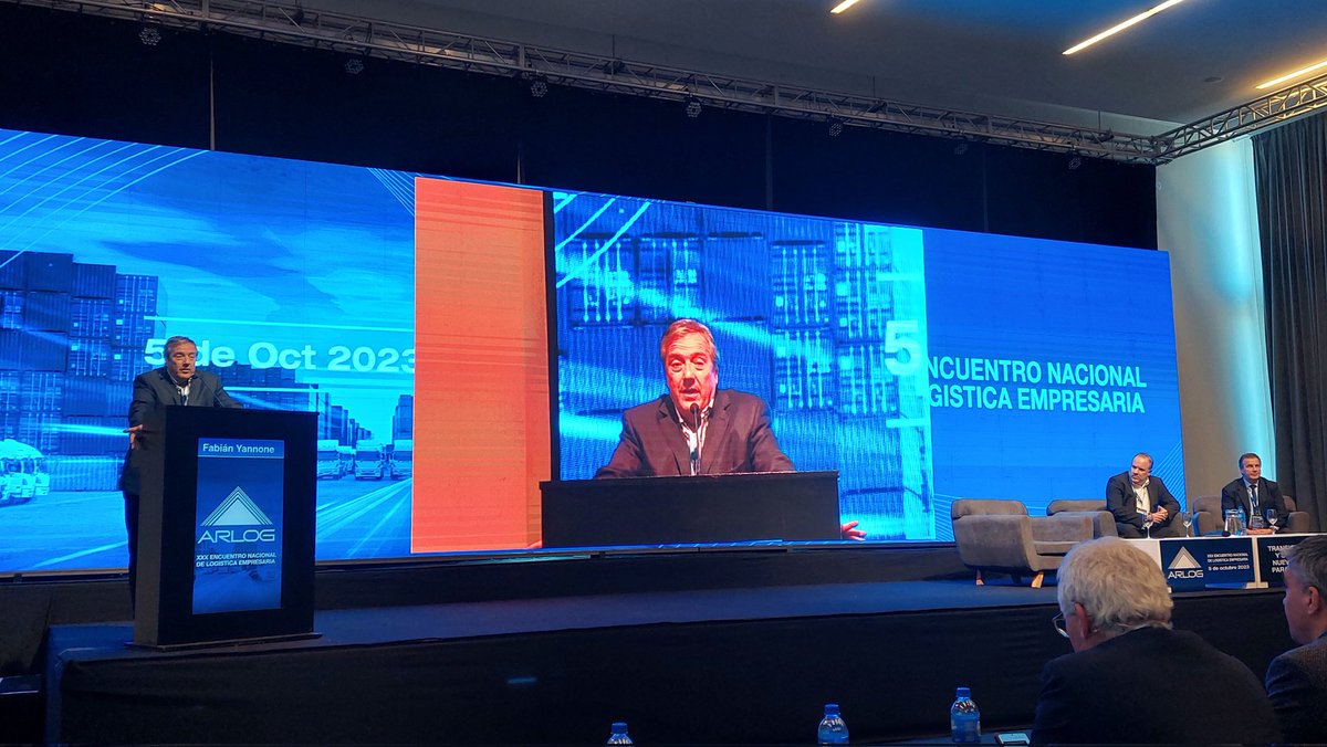 XXX Encuentro Nacional de Logística. <a href="/Fabianyannone/">AFY</a> en la Apertura del Encuentro. Impulsa la idea de la "Logística como política de Estado". Resalta además los pilares de <a href="/ARLOG_Asoc/">ARLOG Asociación Argentina de Logística Empresaria</a> capacitación, inclusión social y medio ambiente. <a href="/HSanchezCelsur/">Hernan Sanchez</a> #Logística #transporte <a href="/cedolarg/">CEDOL Logística</a>