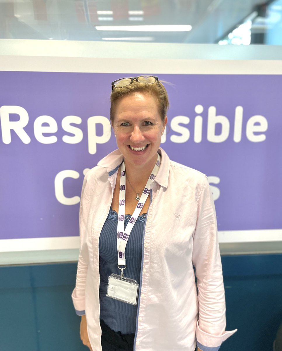 Happy #InternationalTeachersDay from <a href="/BritishSchGen/">British School of Geneva</a>! 🇨🇭🇬🇧📚