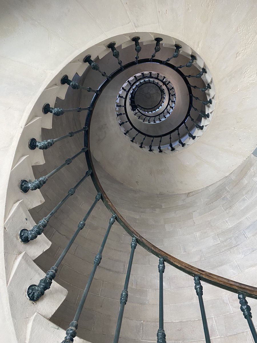 Agneslangevine's tweet image. ✂️ 🙌 Phare de l'Espiguette 
111 marches pour embrasser la beauté et l'évolution du littoral #Camargue fortement impacté par le changement climatique. Avec + de 6000 visiteurs, l'ouverture au public est le fruit du partenariat @Occitanie @littoral_cdl @Prefet30 @Gard #Grauduroi