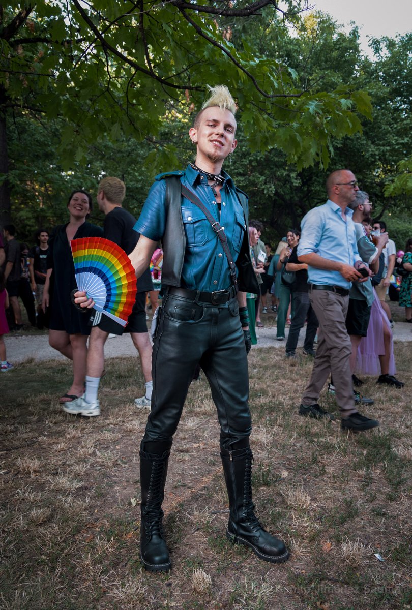 eddie_thekiddo's tweet photo. Bucharest PRIDE | July 2023 🏳️🌈🇷🇴
#acceptromania #bucharestpride
#bondage #tiedup #gagged #ropebound #leatherman #leathertiedup #gaytiedup #leathermangay #gayleather #leatherfetish #bound https://t.co/1js9JxfuCH