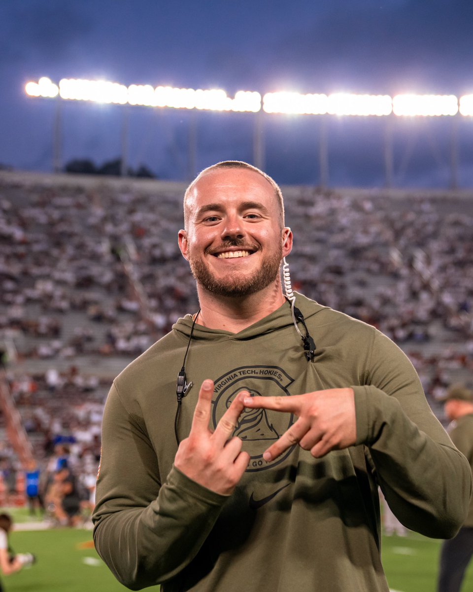 HokiesFB's tweet photo. Happy birthday S/O to Director of Player Personnel Alex Jones (@JonesVTFB ) 🎉 https://t.co/MKAajWNnvZ