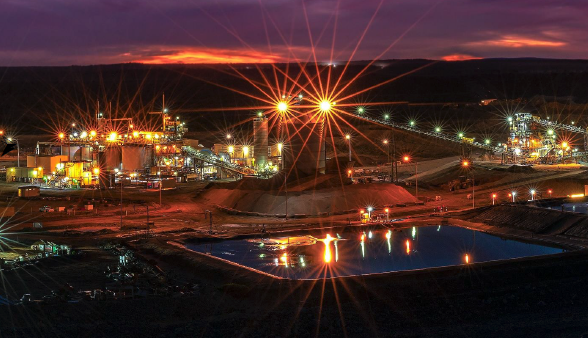 eminingjournal's tweet image. Evolution Mining awarded a contract to GR Engineering to complete the expansion at its Mungari mine. These works are expected to increase the site’s processing capacity from 2 mt/y to 4.2 million mt/y.
#mining, #Mungari, #EvolutionMining, #GREngineering
bit.ly/3rDgRiW