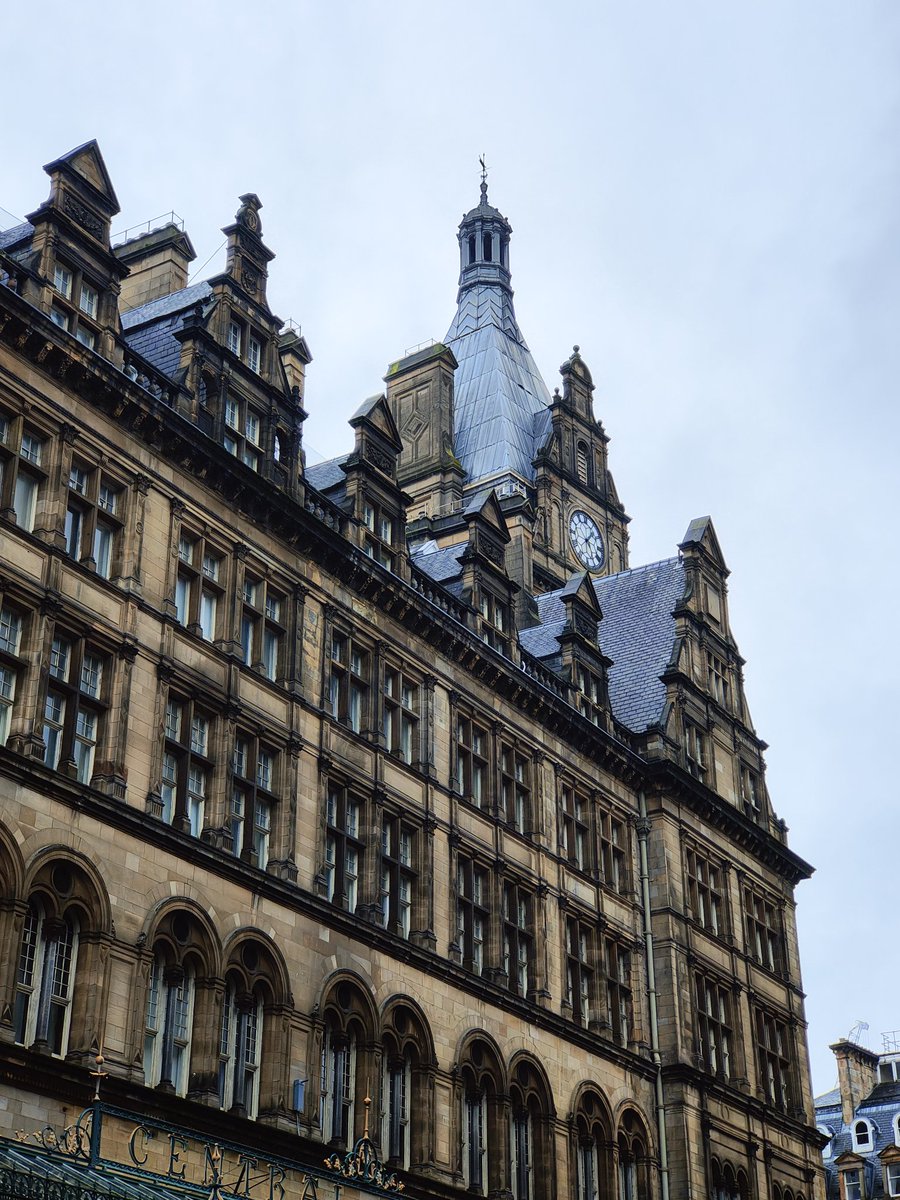 rubbertoe26's tweet photo. Glasgow looks good when you look up
#Glasgow https://t.co/XpD5bUss3a