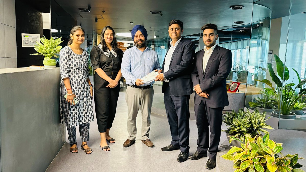 amplussolar's tweet image. In a major milestone #Amplus secures INR 5,000 mn project #financing from @HDFC_Bank. This investment is dedicated to our on-site C&amp;amp;I projects, with an impressive capacity of over 173 MWp across 90+ assets.
We're proud to be leading India's #cleanenergy revolution.