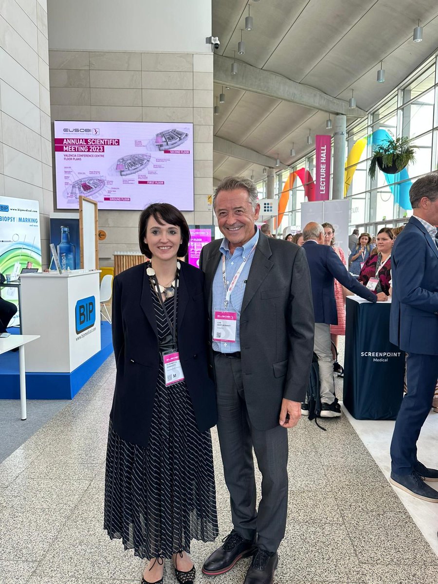 #EUSOBI2023 was a great opportunity for a meet-up! Our #InsightsIntoImaging Editor-in-Chief Luis Martí-Bonmatí welcomed Deputy Editor Elisabetta Giannotti to Valencia! @EUSOBIyc
