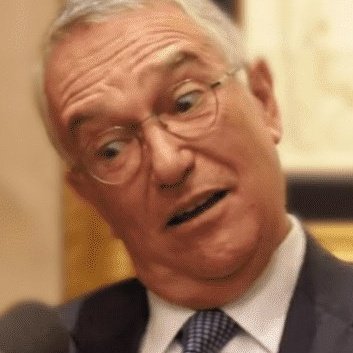 AntiTelevisaMx's tweet photo. Este es el vídeo que hizo enfurecer al criminal derechista @RicardoBSalinas por mostrarlo tal cuál es... como un corrupto evasor de impuestos y cobarde misógino. Por favor compañeros no compartan éste post para que el "Sirenito" Salinas Pliego no se vaya a molestar más... 👍 https://t.co/Z0XQxviPv5