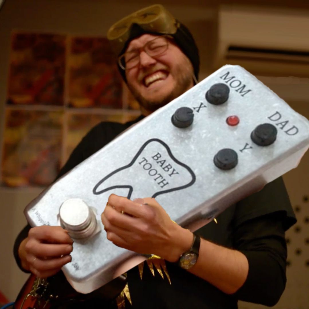 Big Daddy's gotta have his Baby Tooth. Where else you gonna get that nasty intagalaktik tone, huh? 

Come hear how it sounds at <a href="/ladamedecanton/">La Dame De Canton</a> for Halloween Intergalactique on October 31st ! Grab those tickets over at cobrafantastic.space/concerts (or hit the link in our bio!)