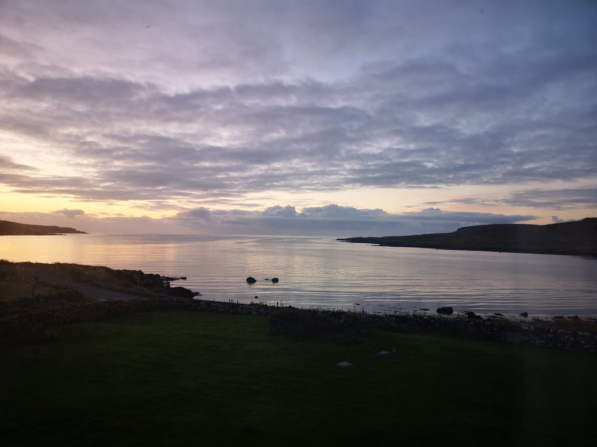 Dawn from the <a href="/bordanoostlodge/">Unst holiday let & B&B</a>. Bedrooms  #Unst #Shetland