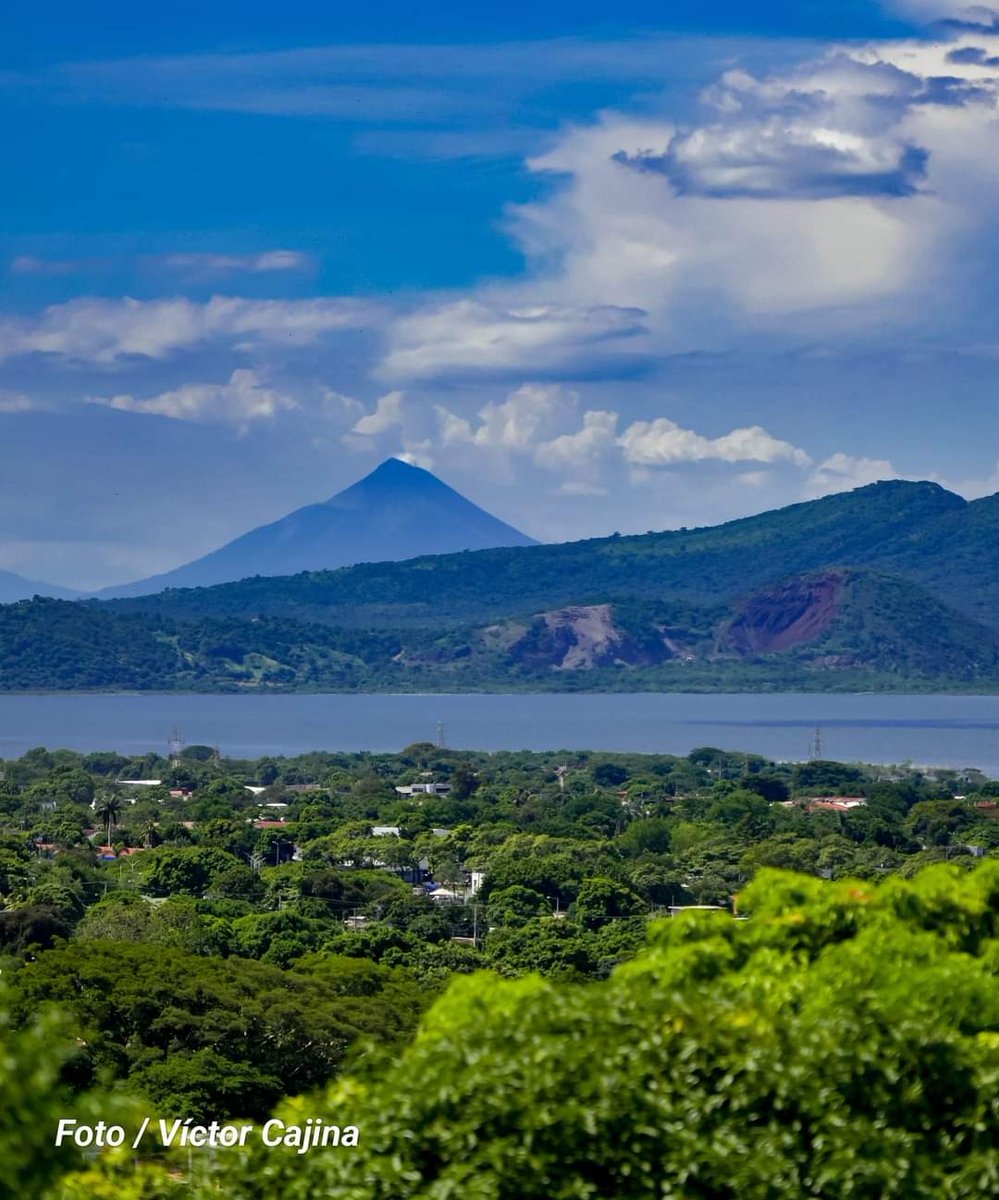 ✨️¡Buenos días!✨️
Si la vida no te sonríe… 😊 ¡Hazle cosquillas!

📌Mirador De Tiscapa - Managua.

📷 Víctor Cajina.

#DeGiraConLaCámara #BuenosDias
#Nicaragua #NicaraguaÚnicaOriginal