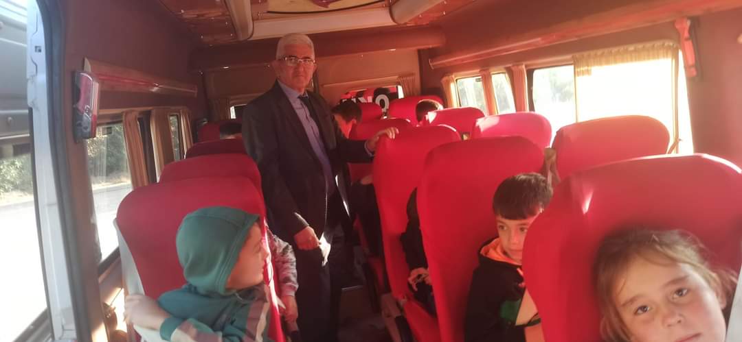 koprubasimem's tweet photo. İlçe Jandarma Trafik ekiplerimiz ile birlikte Borluda Taşımalı Eğitim servis denetimini yaptık.#mustafakanmaz https://t.co/ATBpxBnGrh