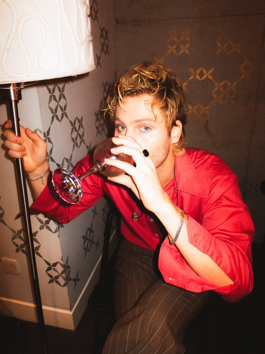 bestofsos's tweet photo. him https://t.co/VnHtKdiScX