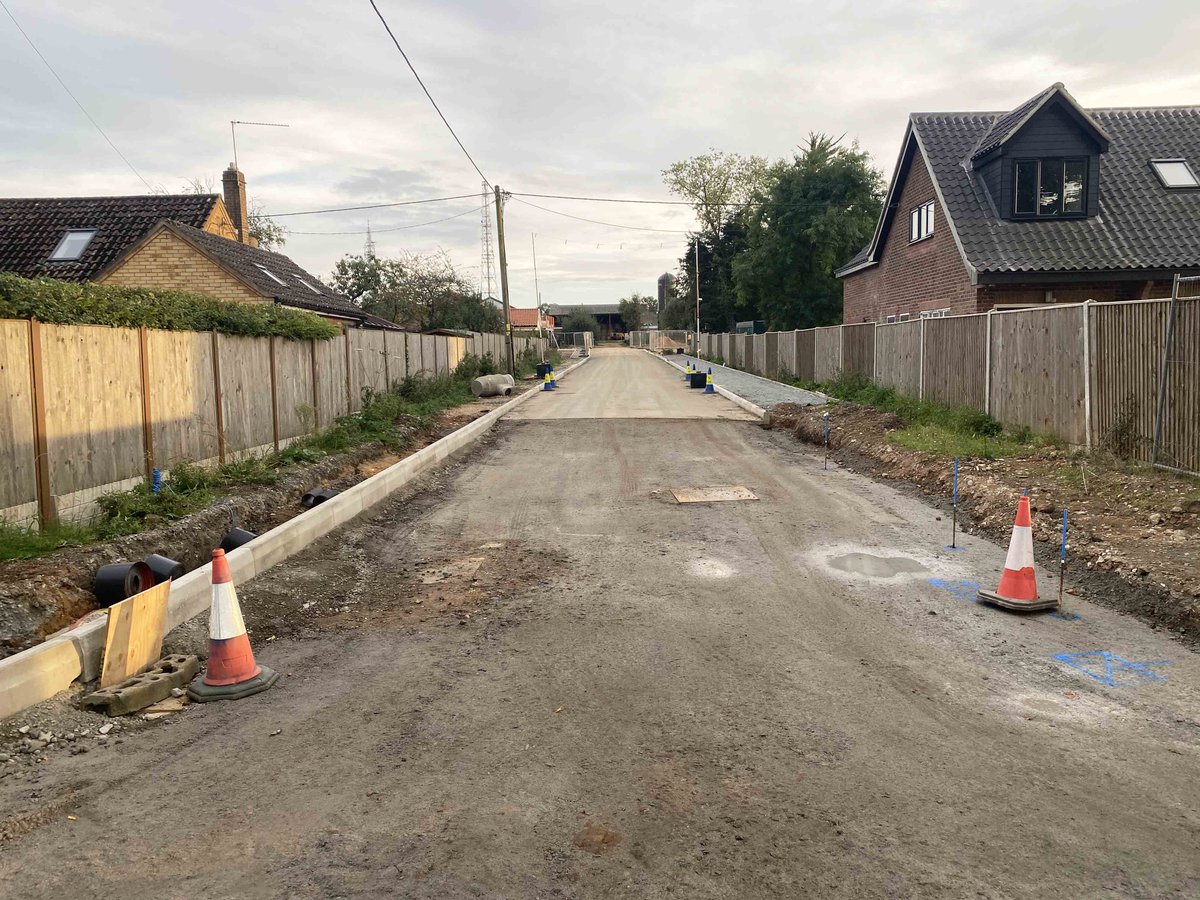 osbornandkent's tweet photo. We’re making progress to the entrance road into our site at Caistor St Edmund...New service ducts and drainage have been installed and will soon be ready for the footpath 👍

#construction #ukhousing #norfolk https://t.co/M09Yd1zpAt