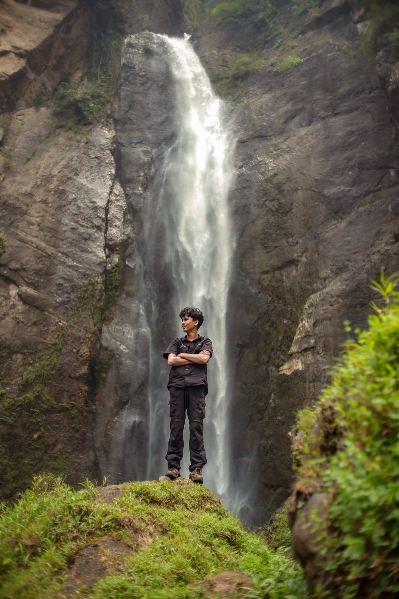 mshadiq218's tweet photo. "Tua, Kesepian, dan tak punya tujuan" https://t.co/ouRRGWIp3Z