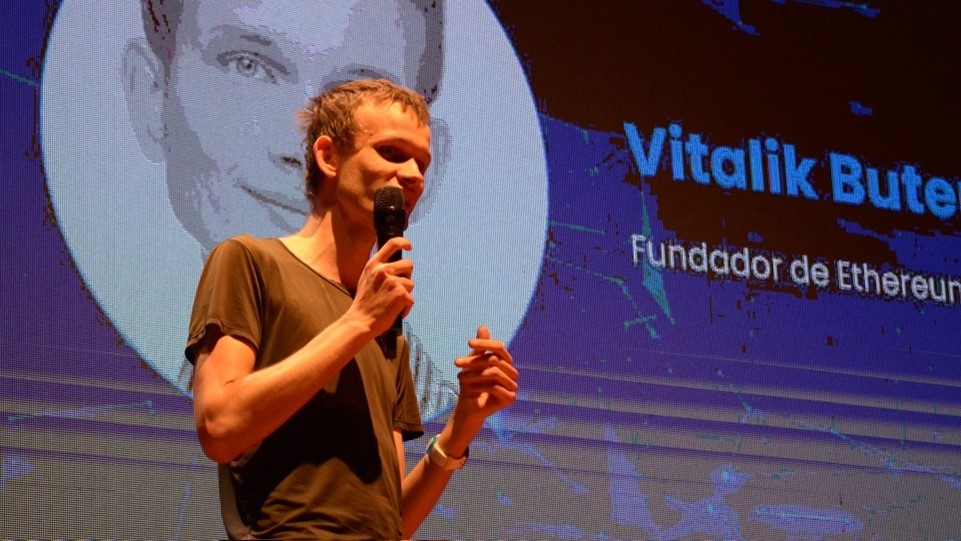 #Tech4Democracy throwback: A year ago we celebrated the South America Venture Day at @Uniandes, in Bogotá. Ethereum founder @VitalikButerin spoke about how Web3 and Blockchain projects can contribute towards a more democratic future. Watch here: youtube.com/watch?v=3-8ulq…