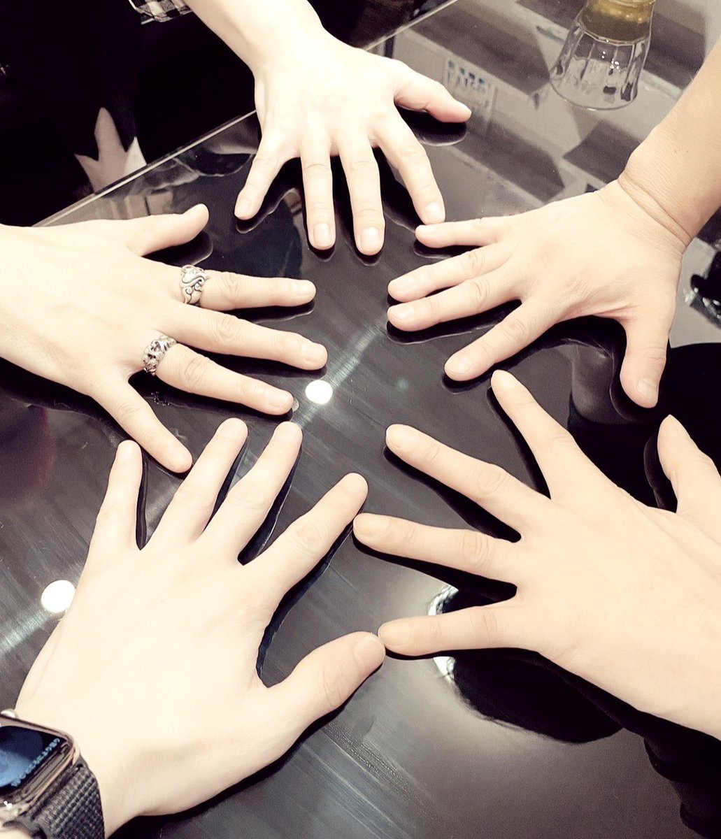 YUKI_Snowman_XX's tweet image. 今はRayflowerのミーティングしてます^_^
久々に5人揃いました！

#Rayflower