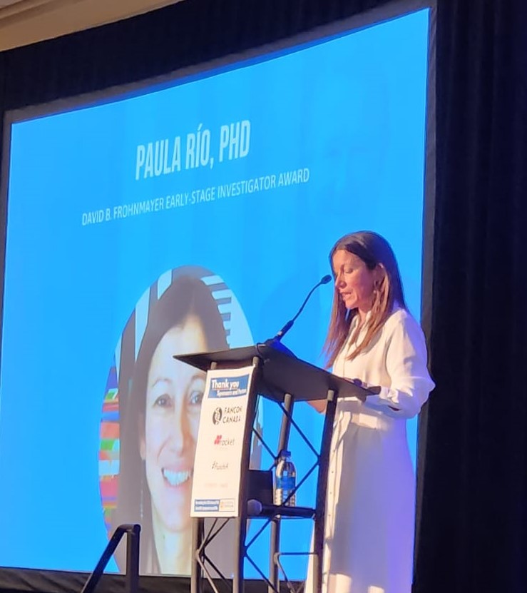 Congratulations to our colleague Paula Río for the Early Career Investigator Award from the Fanconi Anemia Research Fund (FARF) for her studies on FA lentiviral gene therapy and gene editing. Well done, Paula <a href="/PauFerrol/">Paula Río</a> <a href="/CIEMAT_OPI/">CIEMAT</a> <a href="/ESGCT/">ESGCT</a> @setgyc <a href="/TodosconFanconi/">Fundación Anemia de Fanconi</a> @CIBERER