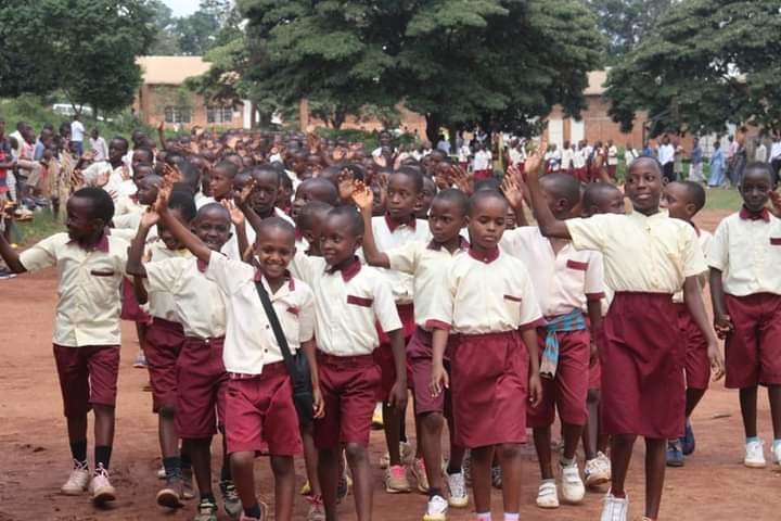 cosesona1's tweet photo. La famille syndicale  @cosesona1 profite de l'occasion pour souhaiter "Bonne fête " à tous enseignants du Burundi. https://t.co/LDxbo0R8sm