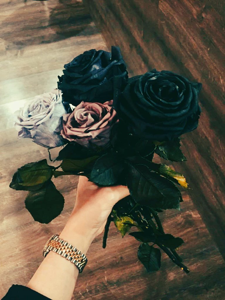 "Başıma gelmez!" dediğim onca şeyi yaşamakla geçiyor hayatım..
Ne kadar da güçlüymüşüm meğer."
Asla dayanamam" dediğim her şeyin fazlasına dayandım..