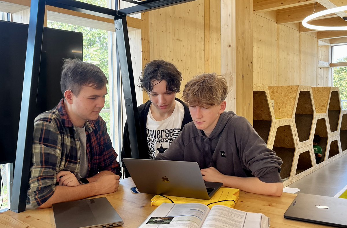 #ISRdp students bouncing Extended Essay ideas around in the Learning Hub. The space encourages relaxed but serious discussion of possible topics. #ISRcommunicators