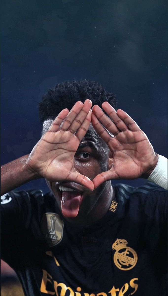 inad01RM's tweet photo. Que fácil es comprarse ahora la camiseta de Vinicius con el 7.

Difícil era comprarse su camiseta primera camiseta con el 20 o confiar en él cuando llevaba el 28, como tan pocos hicimos.

Que bien sabe ahora cuando todo se ha puesto en su lugar.

Esto es solo el comienzo @vinijr https://t.co/8DVf7ypq8b